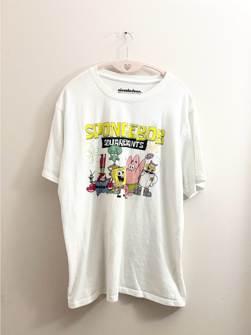 5/$15 🩷 MUST BUNDLE Nickelodeon White Tee with Pink Trim Interior Print